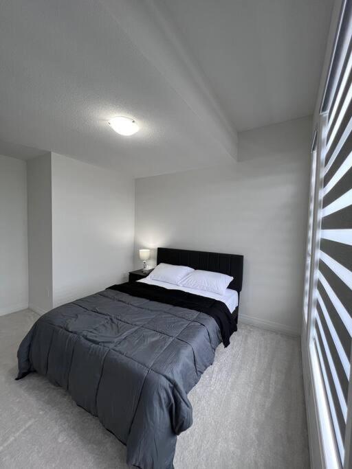 Brand New 4 Bedroom Villa By Hamilton Airport! Екстериор снимка