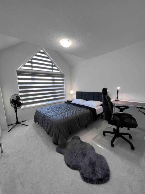 Brand New 4 Bedroom Villa By Hamilton Airport! Екстериор снимка